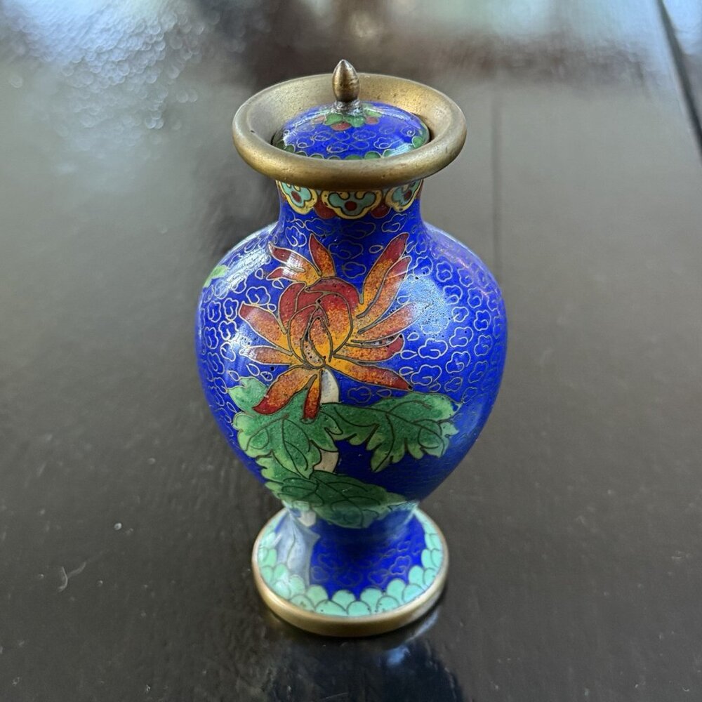 Vintage Chinese Cloisonne Enamel Vase Lidded Brass‎ Enamel Flower Motifs Decor